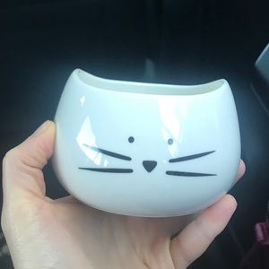 Cat planter